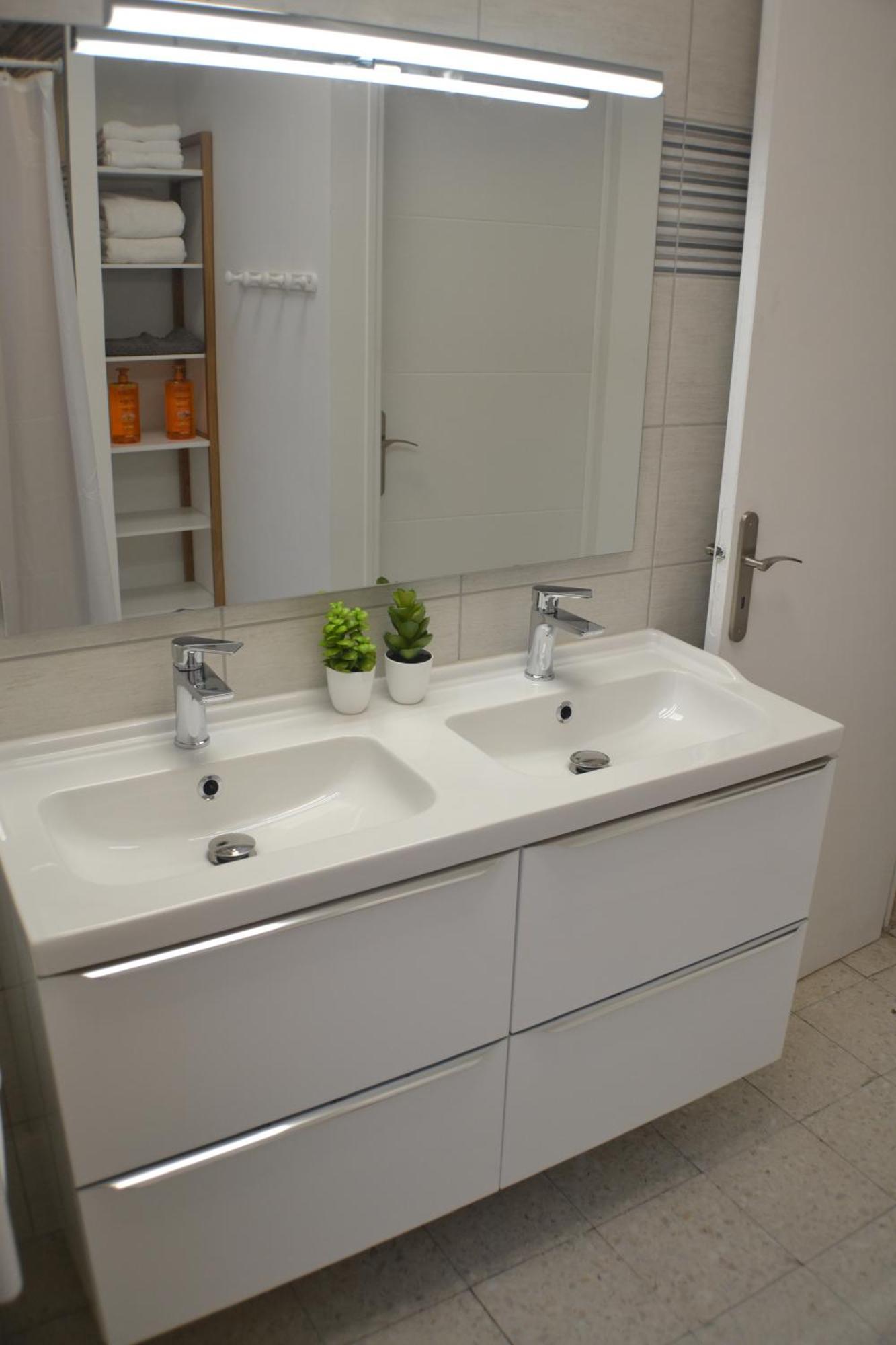 Сasa de vacaciones La Bulle Familles Clim, Wifi, Airport Shuttle,tout A Pied Carcasona